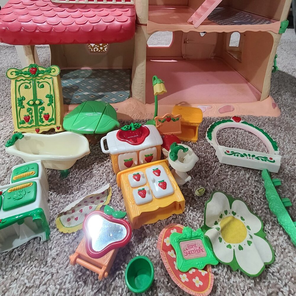 Strawberry Shortcake Furniture and House